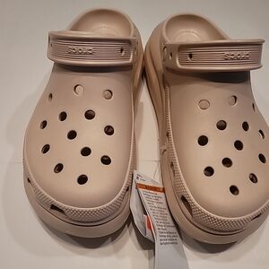 Croc Womens PINK SIZE 10 ELEVATED .